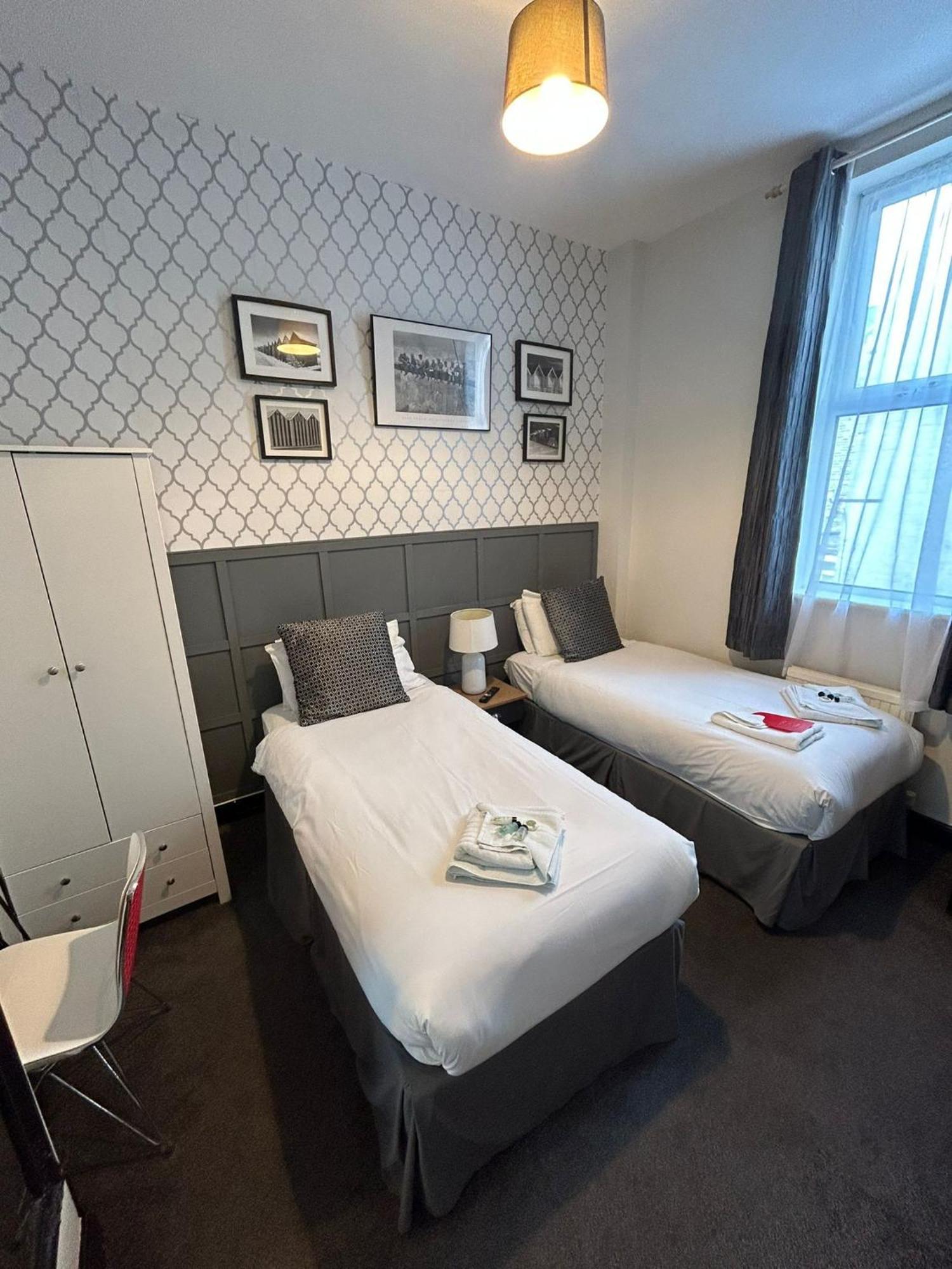 The Lyndhurst Guest House Great Yarmouth Extérieur photo