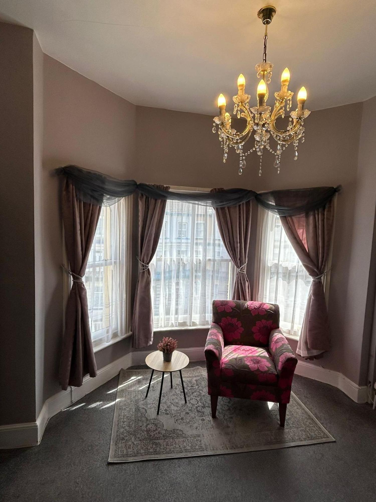 The Lyndhurst Guest House Great Yarmouth Extérieur photo