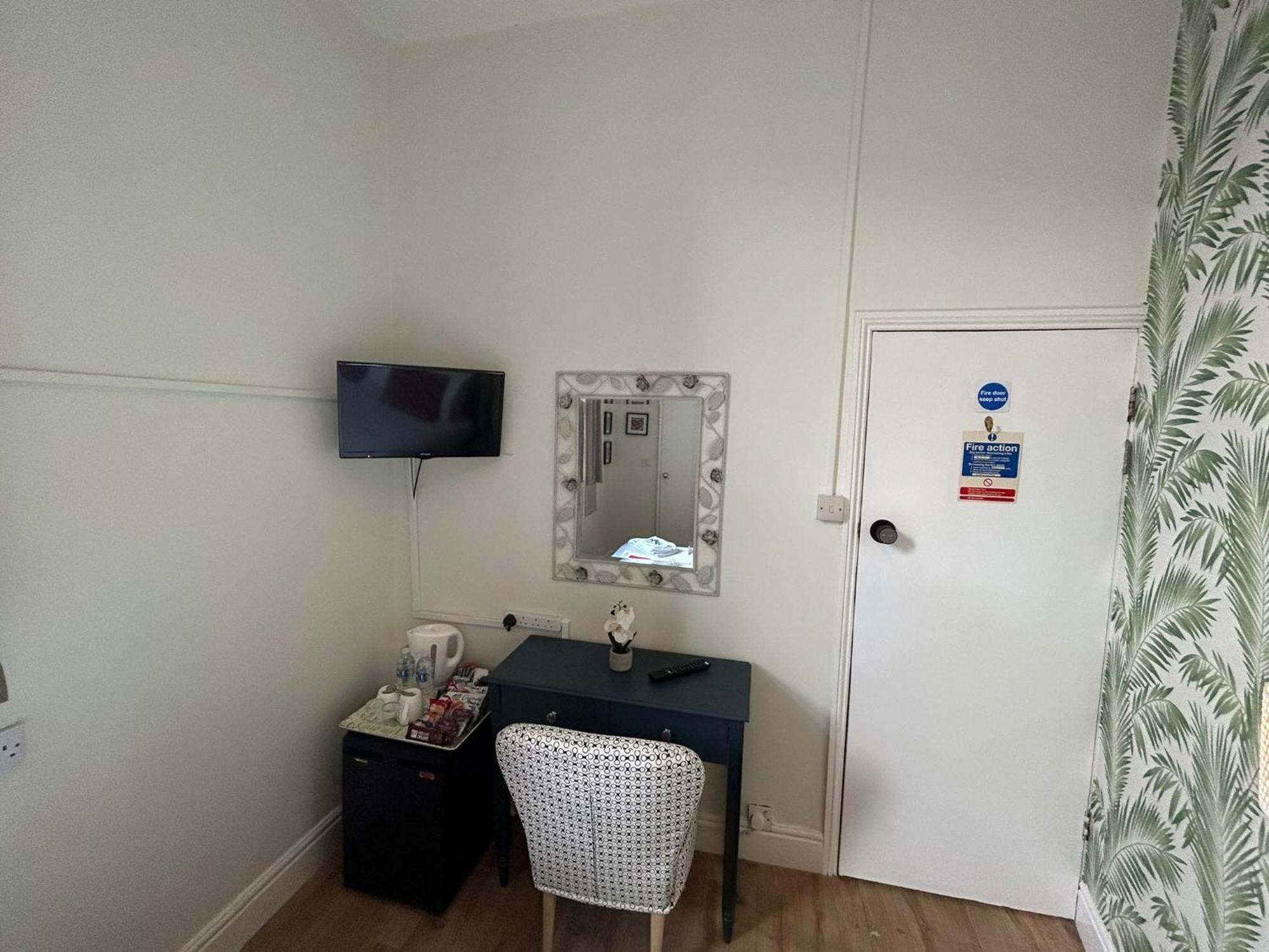 The Lyndhurst Guest House Great Yarmouth Extérieur photo
