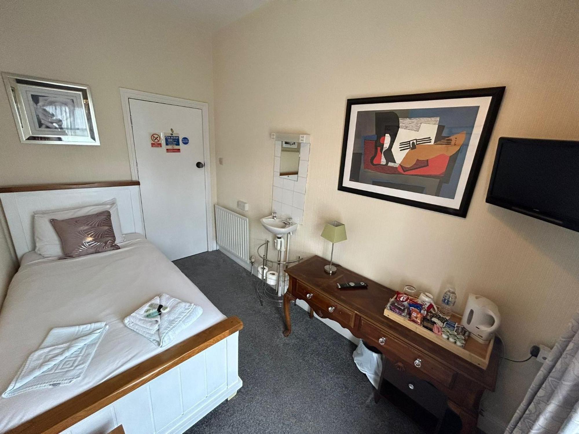 The Lyndhurst Guest House Great Yarmouth Extérieur photo