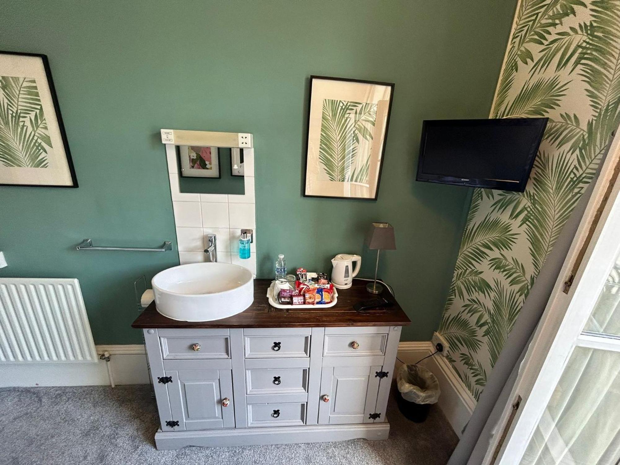 The Lyndhurst Guest House Great Yarmouth Extérieur photo