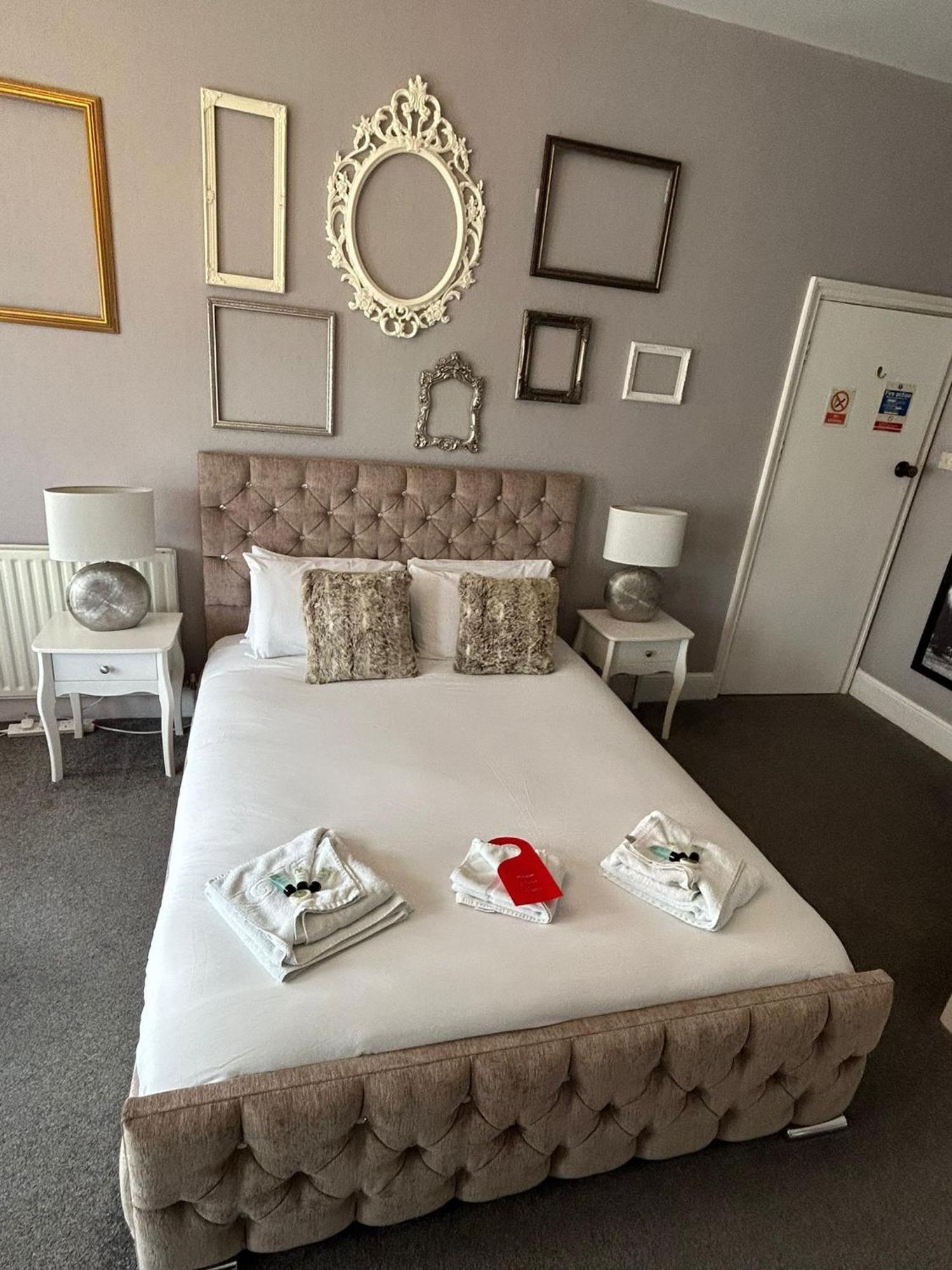 The Lyndhurst Guest House Great Yarmouth Extérieur photo