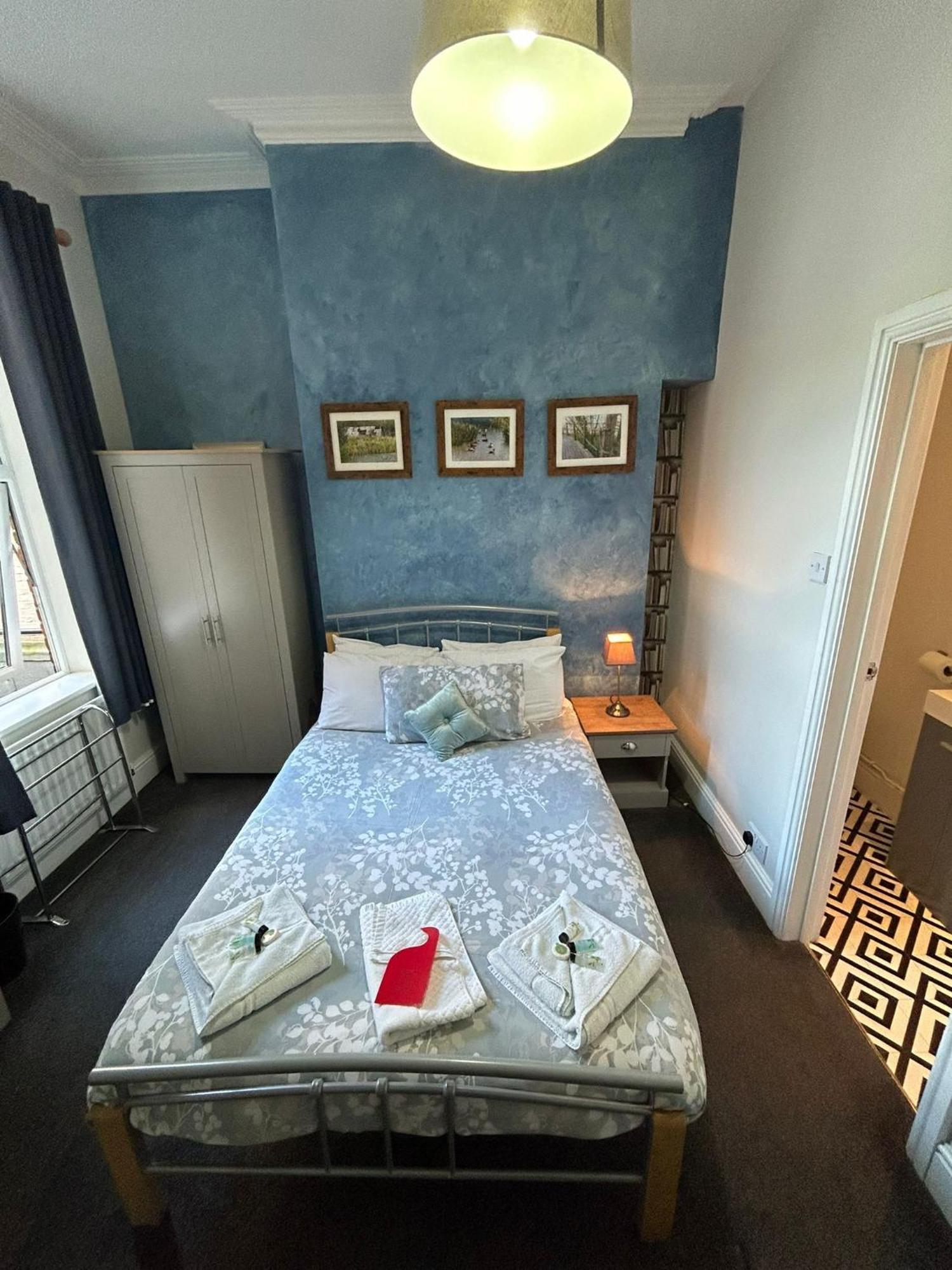 The Lyndhurst Guest House Great Yarmouth Extérieur photo